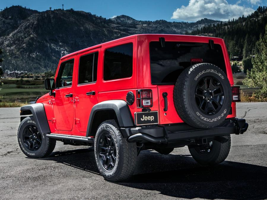 Jeep Wrangler Unlimited Moab 2012 года  (фото 3 из 9)